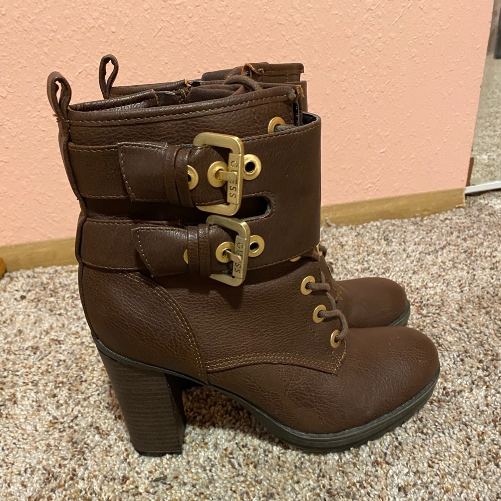 Guess boots